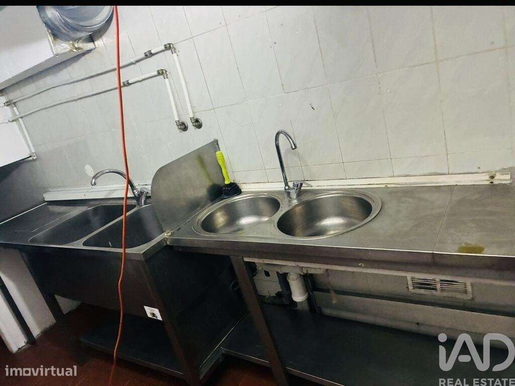 Loja / Estabelecimento Comercial em Benfica de 70,00 m2 - Grande imagem: 3/4