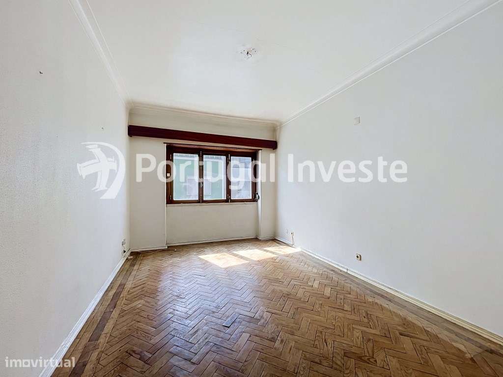 Apartamento de 5 assoalhadas na rua Capitão Leitão, Almada-5