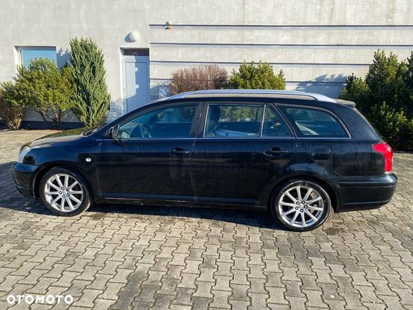 Toyota Avensis 2.0 VVT-i Combi Sol - 4