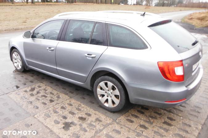 Skoda Superb 2.0 TDI Ambition - 9