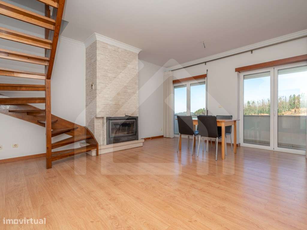 Apartamento T2 com sótão | Ceira-6