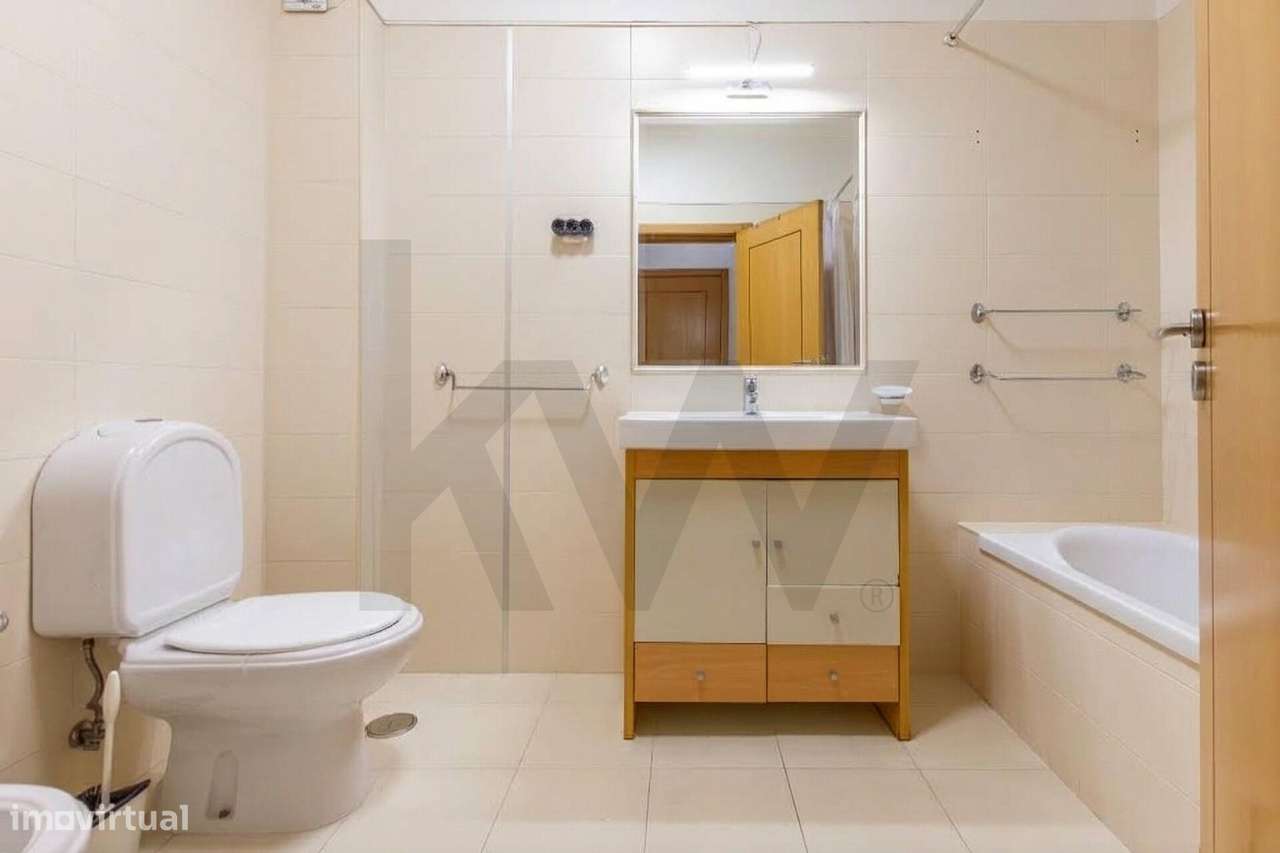 Excelente Moradia T3 - Vale de Milhaços, Corroios – Espaço, Conforto e-11