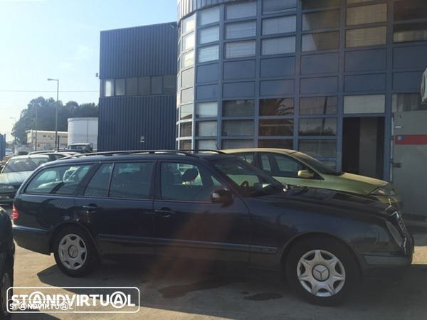 Mercedes E220 2000 para peças - 4