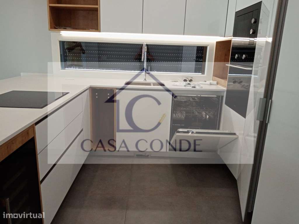 Moradia Isolada T4 Nova em Fernão Ferro - Acabamentos de Luxo-31