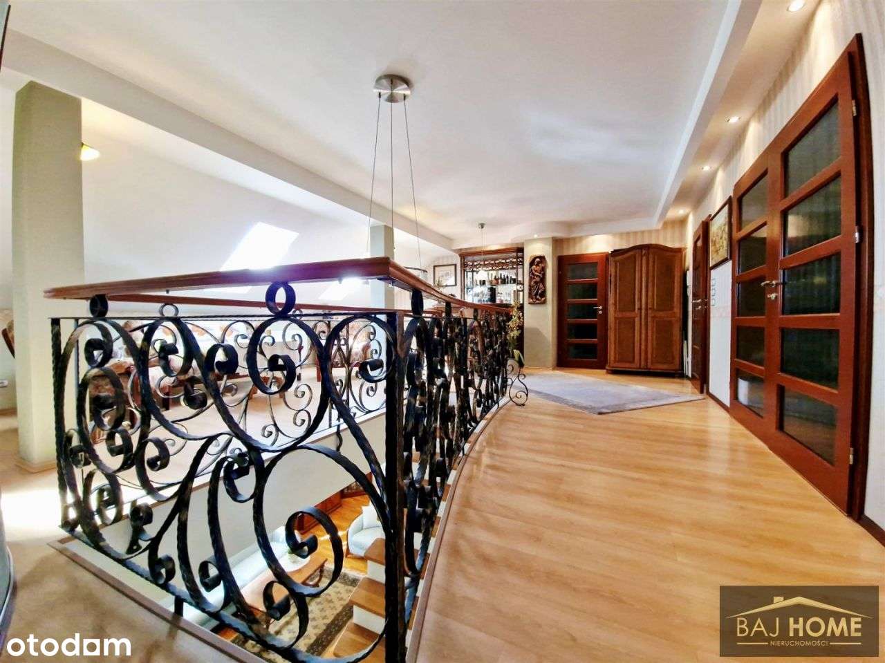 Wyjątkowa nieuchomość z domem w Mokrem k/G-dza-15