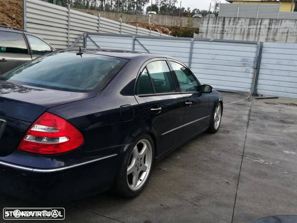 Mercedes E 500 W 211 de 2004 para peças - 4