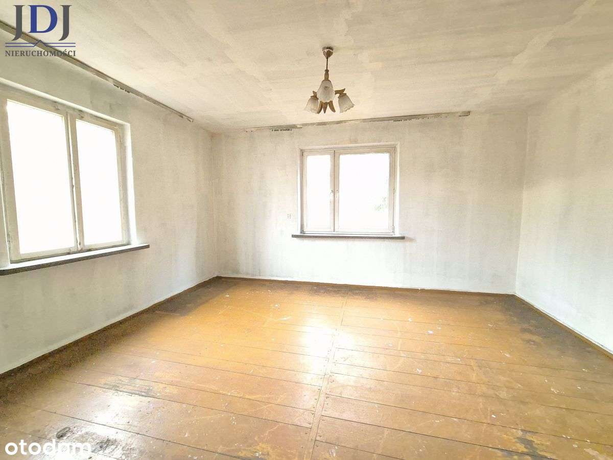 Dom wśród natury z dużą działką i budynkami.-7