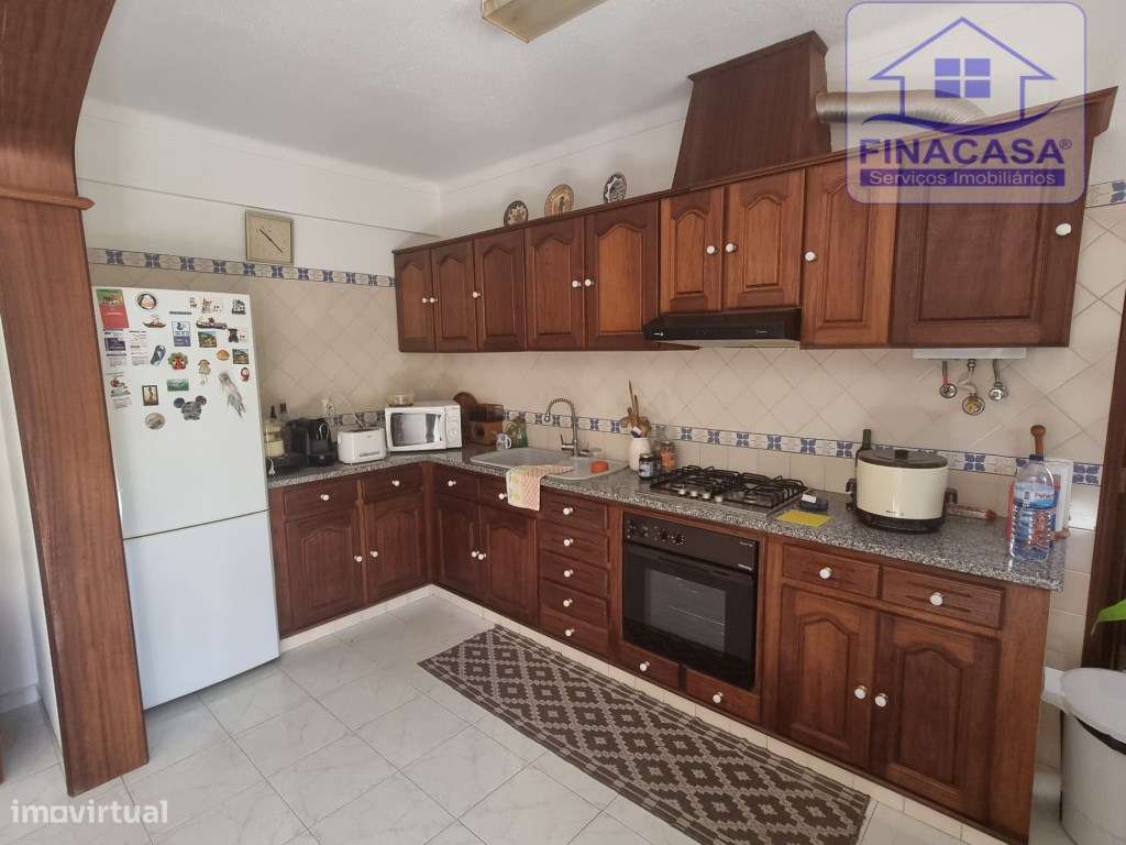 Moradia T4 isolada inserida em terreno com 5000m2 - Camarral (Palmela)-10