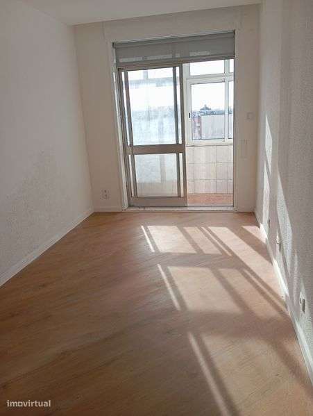 Apartamento T1 renovado - Grande imagem: 5/8