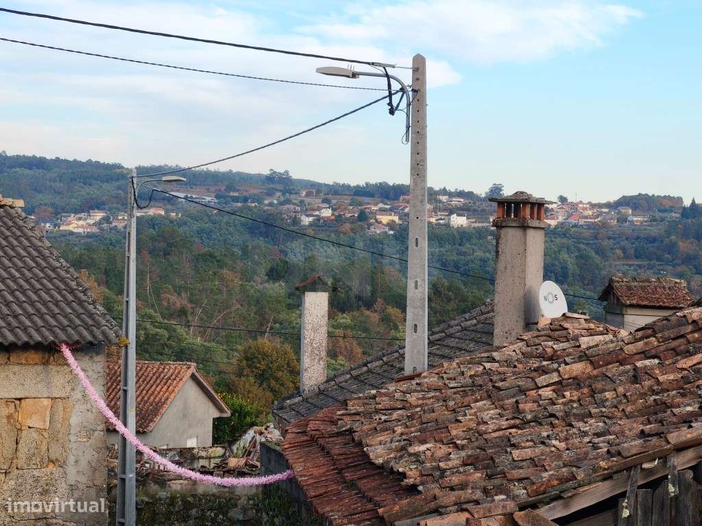 Oportunidade absolutamente imperdível - Moradia com parte renovada ...-44