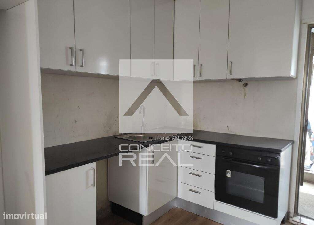 Moradia c/ 2 frentes (Oliveira do Douro) - Grande imagem: 3/9