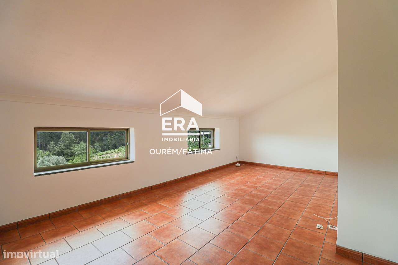 Moradia T5 no Olival, Ourém-31