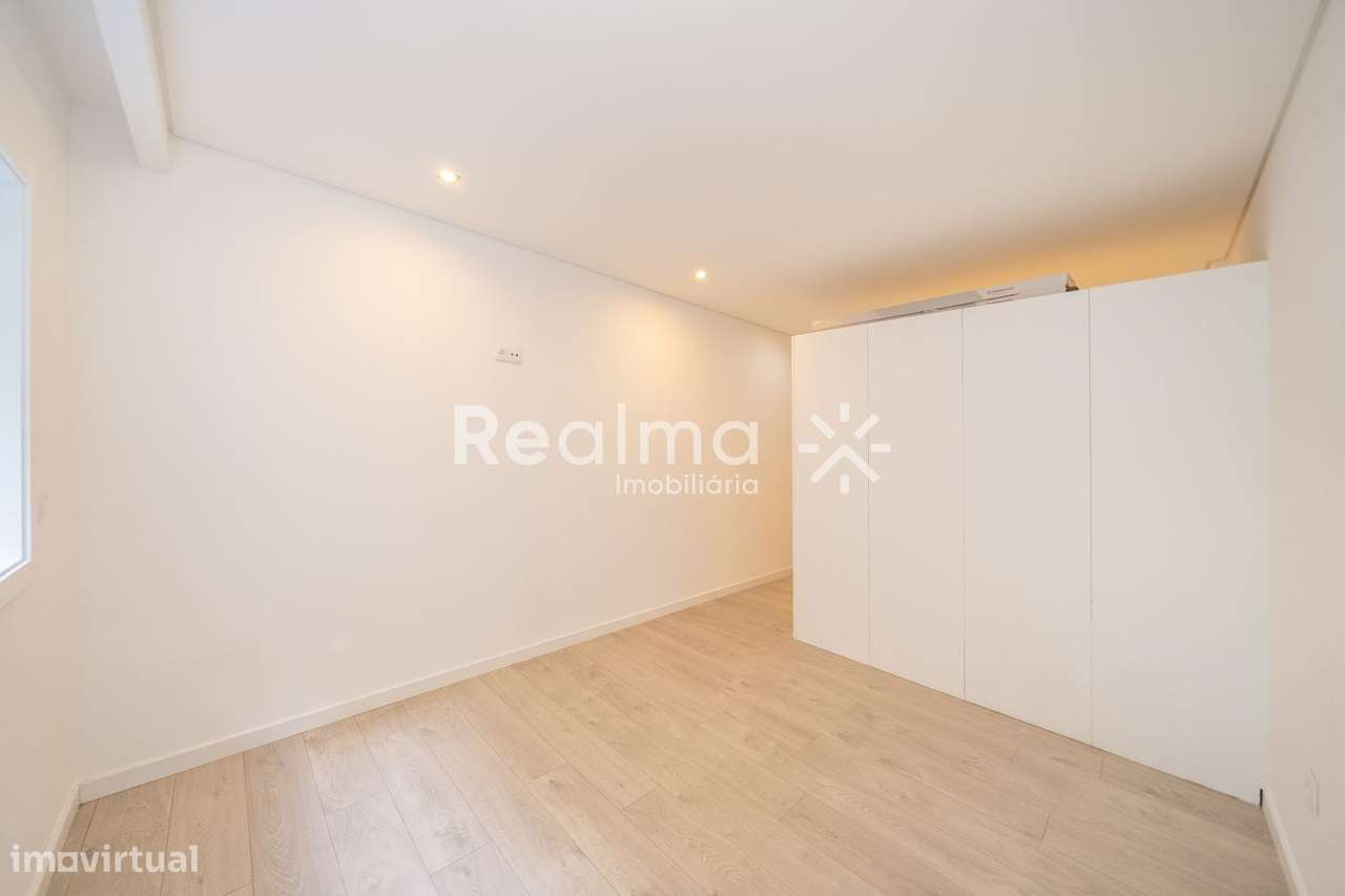 Apartamento T2 Renovado - S.José de S.Lazaro-27