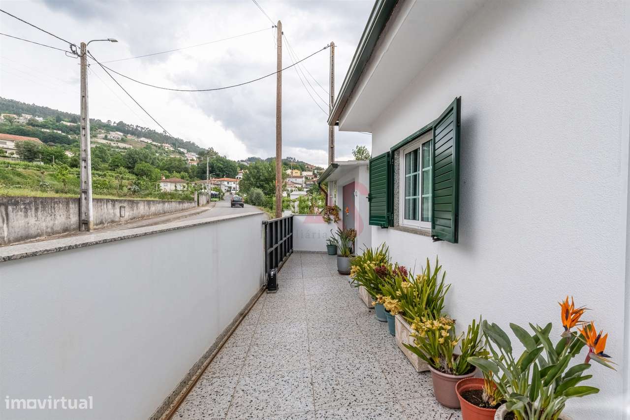 Moradia T3+3 com Duas Habitações Independentes – Excelente Oportunidad-30