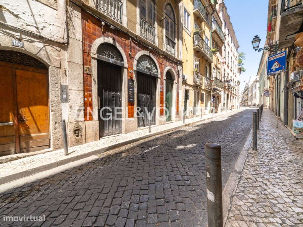 T2 com Licença de Alojamento Local no Bairro Alto-24