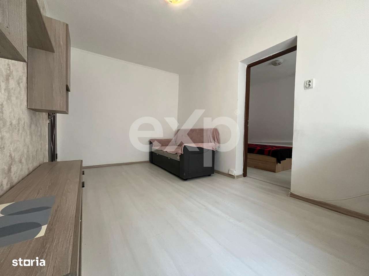 Vanzare 2 camere mobilat si utilat parter central Gaesti-3