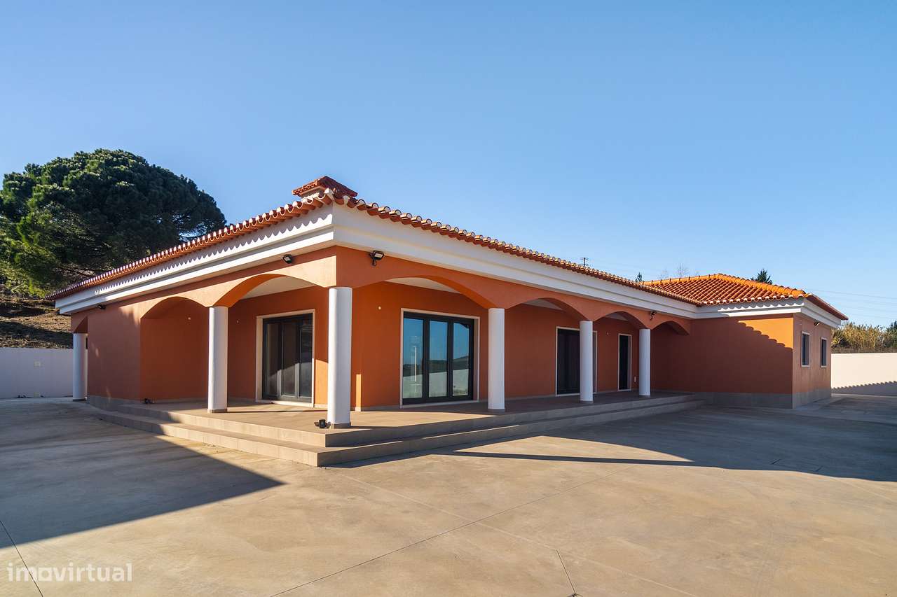 Propriedade com Moradia T5 com piscina ,Sobral de Monte Agraço - Grande imagem: 4/39