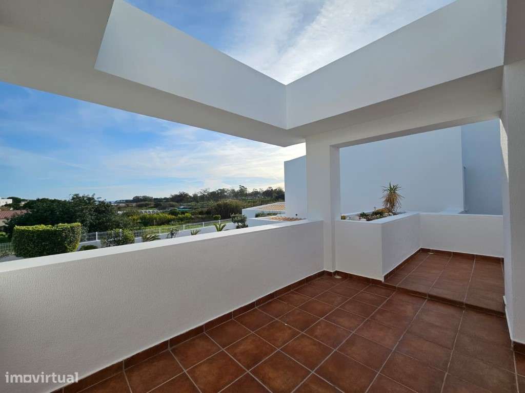 Moradia com 6 quartos, 5.200 m² de terreno e vista mar em Quarteira-23