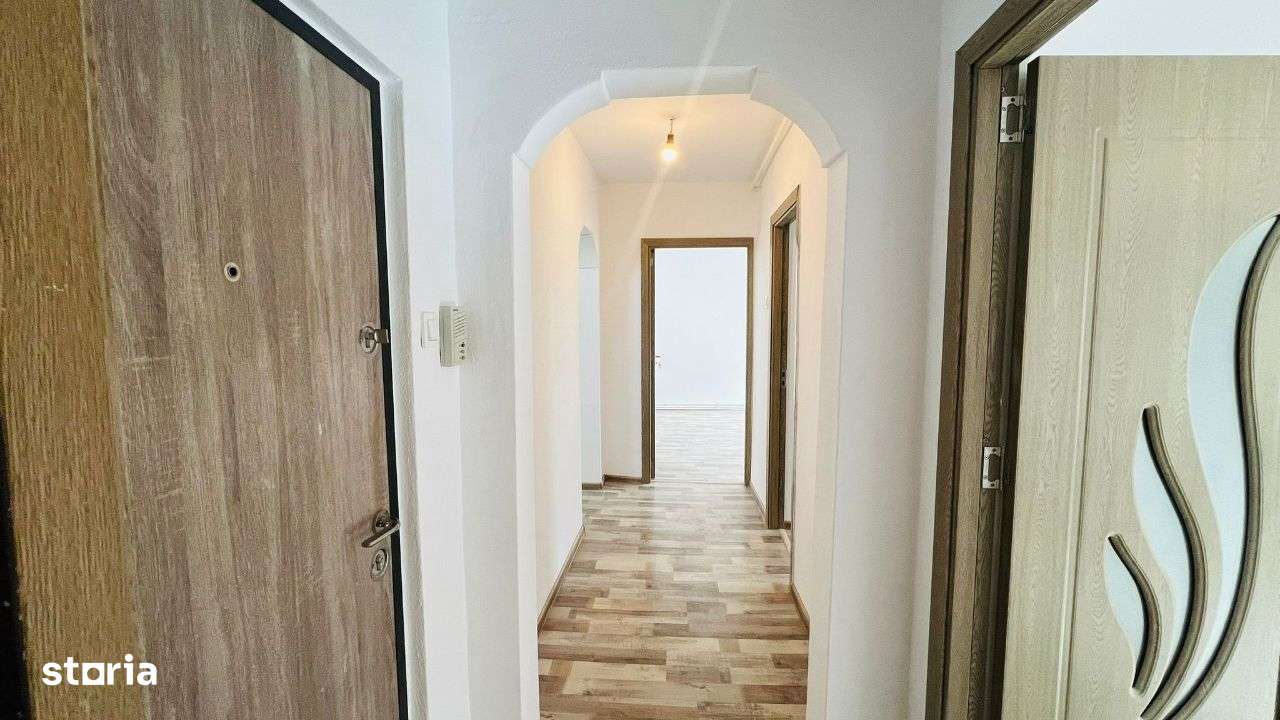 Apartament De Vanzare In Sebes, 4 Camere, Zona Centrala. Comision 0 - Imagine principală: 1/18