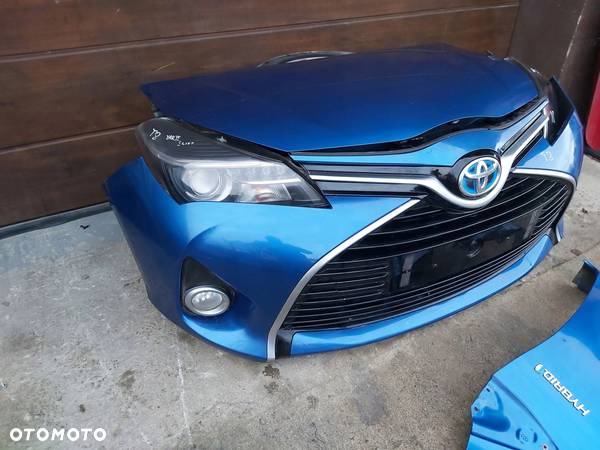 Toyota Yaris III LIFT pas przedni zderzak maska błotnik kompletny przód 1,5 - 3