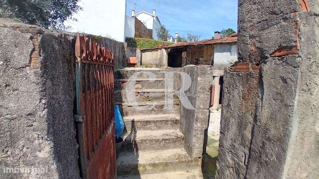 Casa de habitação em pedra com terreno e poço em Pedrógão Grande - Grande imagem: 4/54