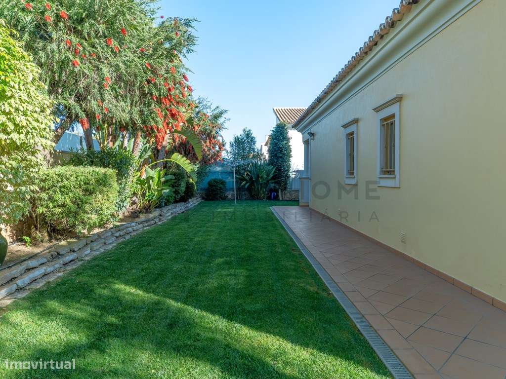Moradia T5 contemporânea com Piscina e vista Mar na Galé em Albufeira-41