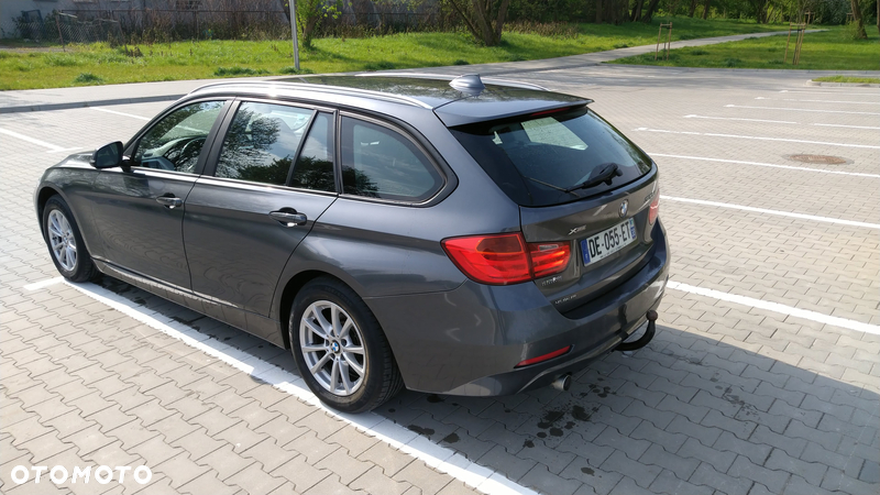 BMW Seria 3 320d Touring xDrive Sport-Aut Luxury Line - 7