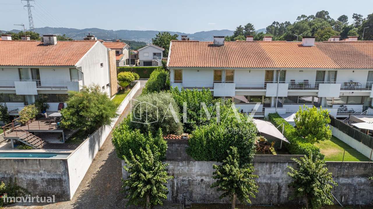 Moradia de Gaveto T3 com Jardim, Churrasqueira e Garagem para 3...-29