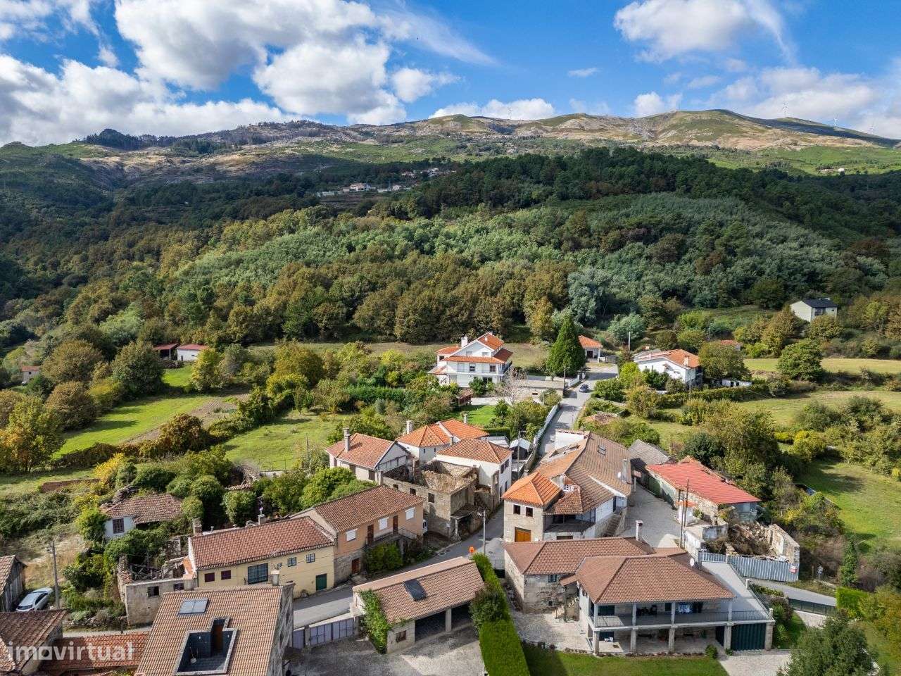 Conjunto de 4 moradias em Borbelinha, Adoufe - Vila Real-35