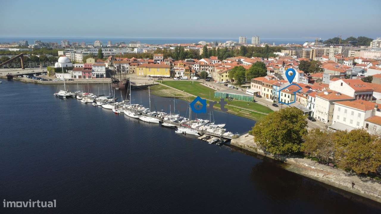 Prédio misto em frente ao Rio e Marina de Vila de Conde, com projeto-17