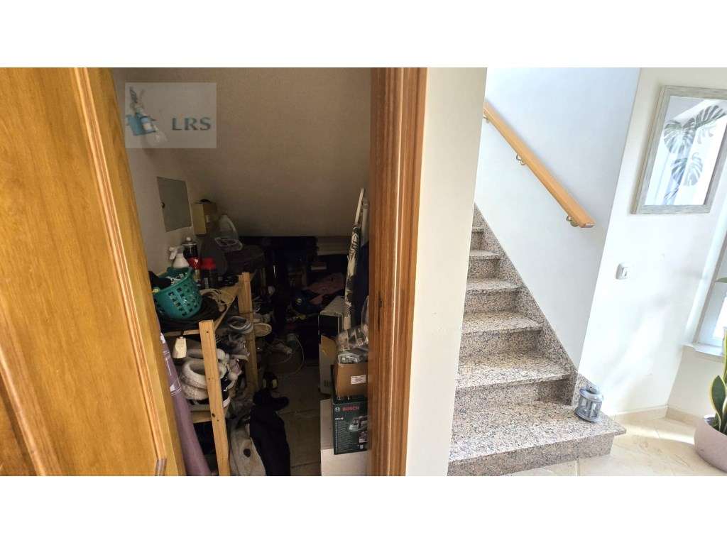 Moradia em Alcoitão - Excelente Oportunidade

Situada numa zona r...-21