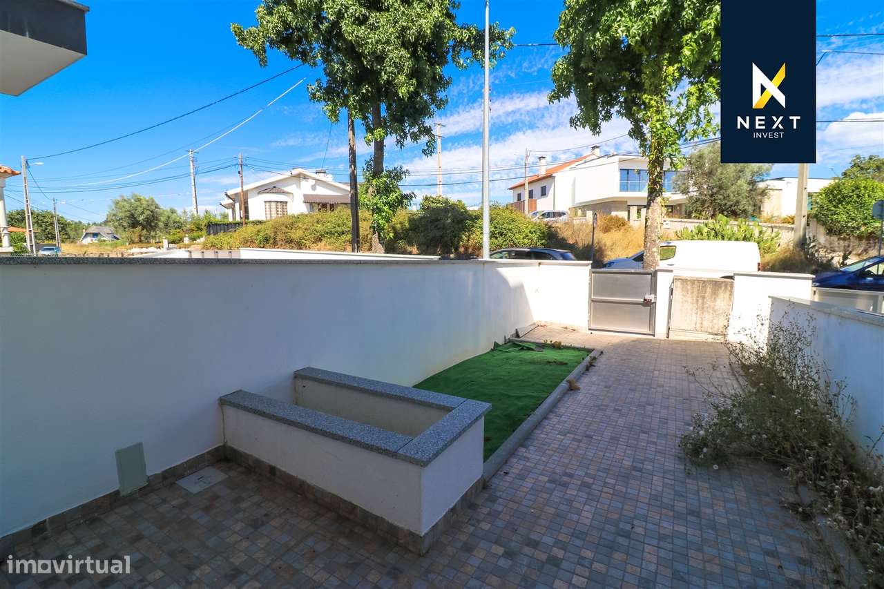 Moradia Banda T5 Arquitetura Moderna para venda a 3 Minutos do Centro - Grande imagem: 2/29