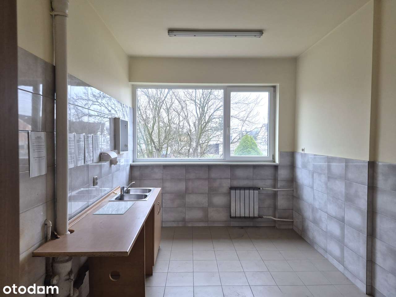 Atrakcyjny lokal 195 m² na sprzedaż – centrum Szadku-5