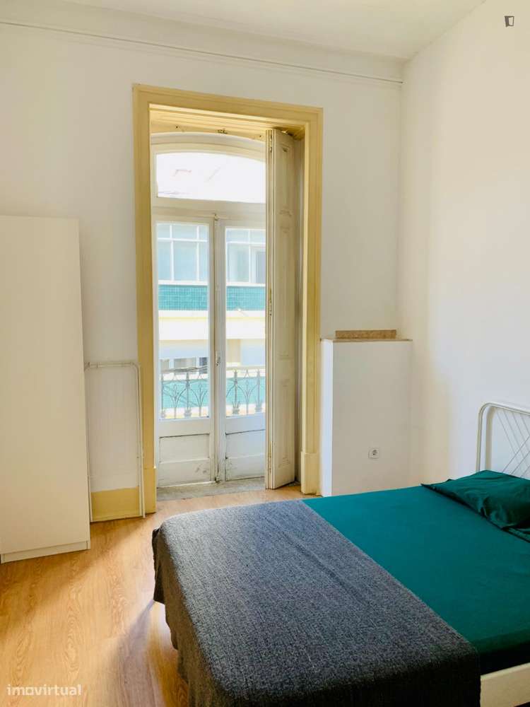 Quarto - localizado em Anjos Lisbon - Grande imagem: 4/6