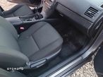 Toyota Avensis 2.0 Premium - 15