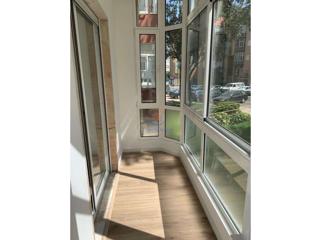 Apartamento T3 totalmente remodelado | Amadora-32