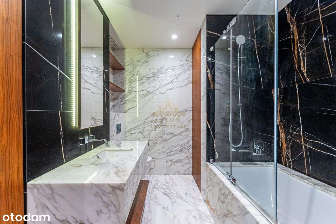 Luxury 1-bedroom apartment on Złota 44-16