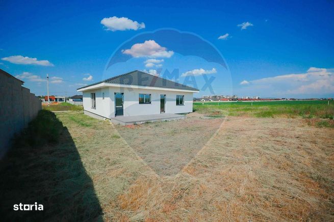 Casă cu 4 camere de vânzare în Sântandrei-8