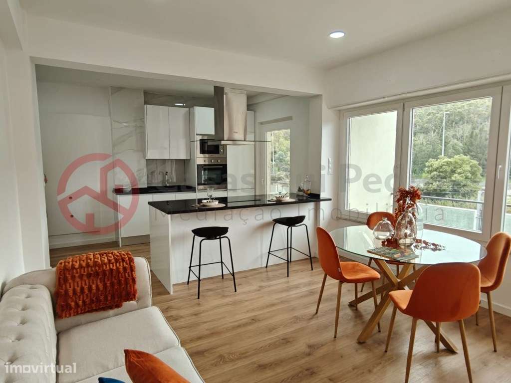 Apartamento T3 Totalmente Remodelado Em Predio Com Elevador Em Be