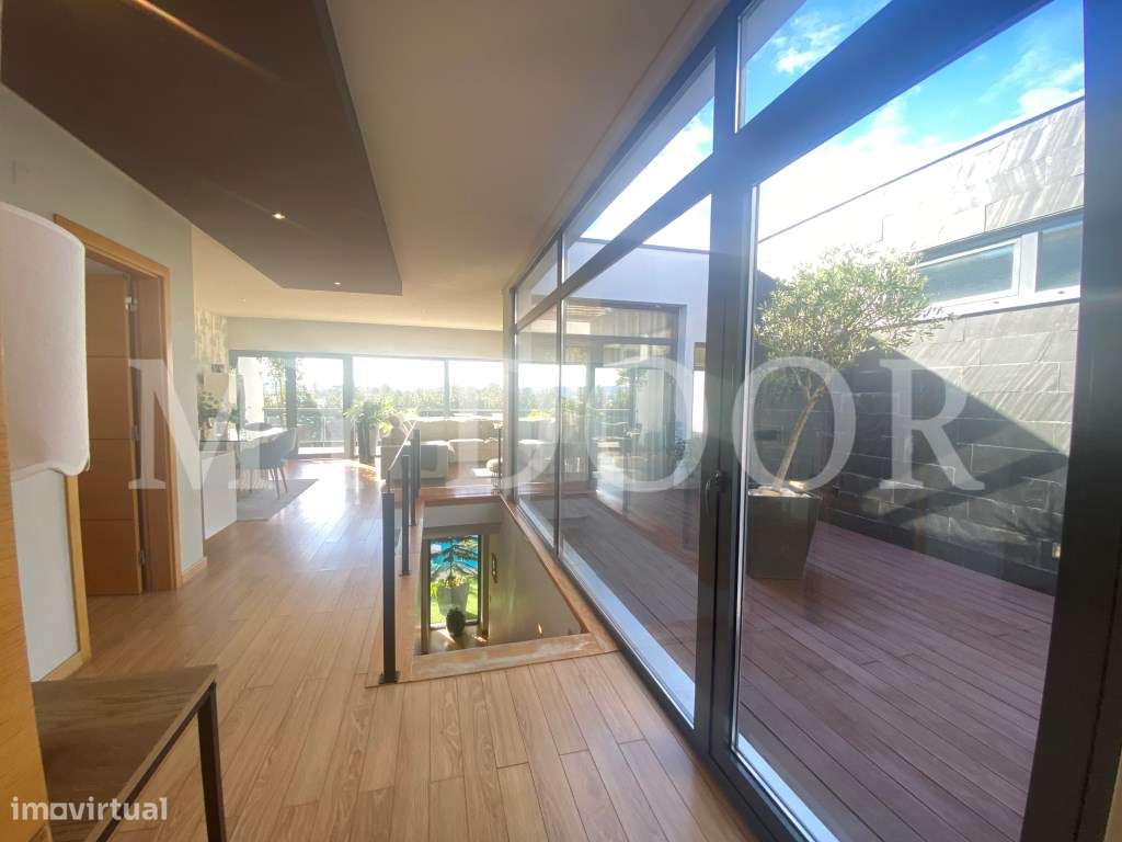 Loures - V4+1 Moradia c/ Piscina Privada - Varanda - Box + 2 parque...-28