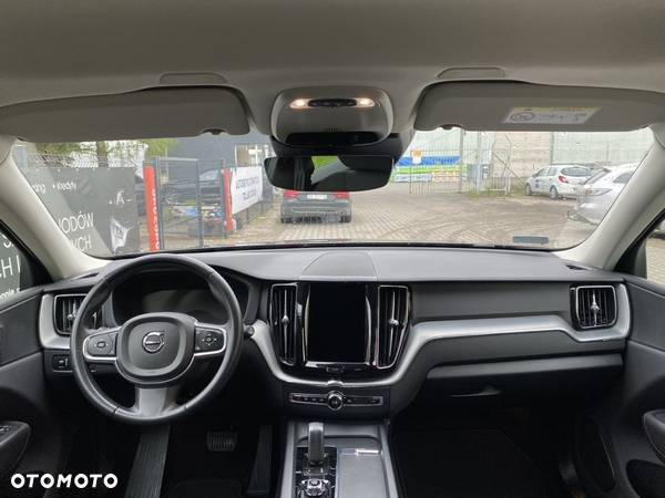 Volvo XC 60 B4 B Momentum - 19