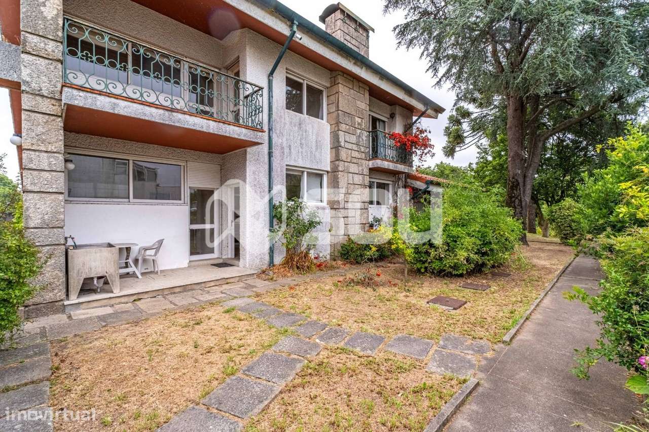 Casa Senhorial T7 num Lote de 3.320m² em Leça do Balio com-38