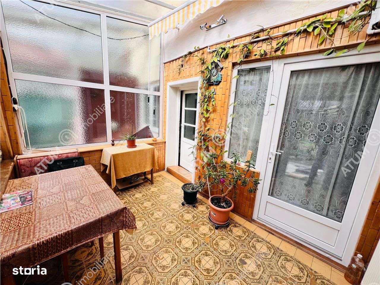 Casa de 3 camere cu pivnita si teren situata in zona Lupeni Sibiu - Imagine principală: 5/20