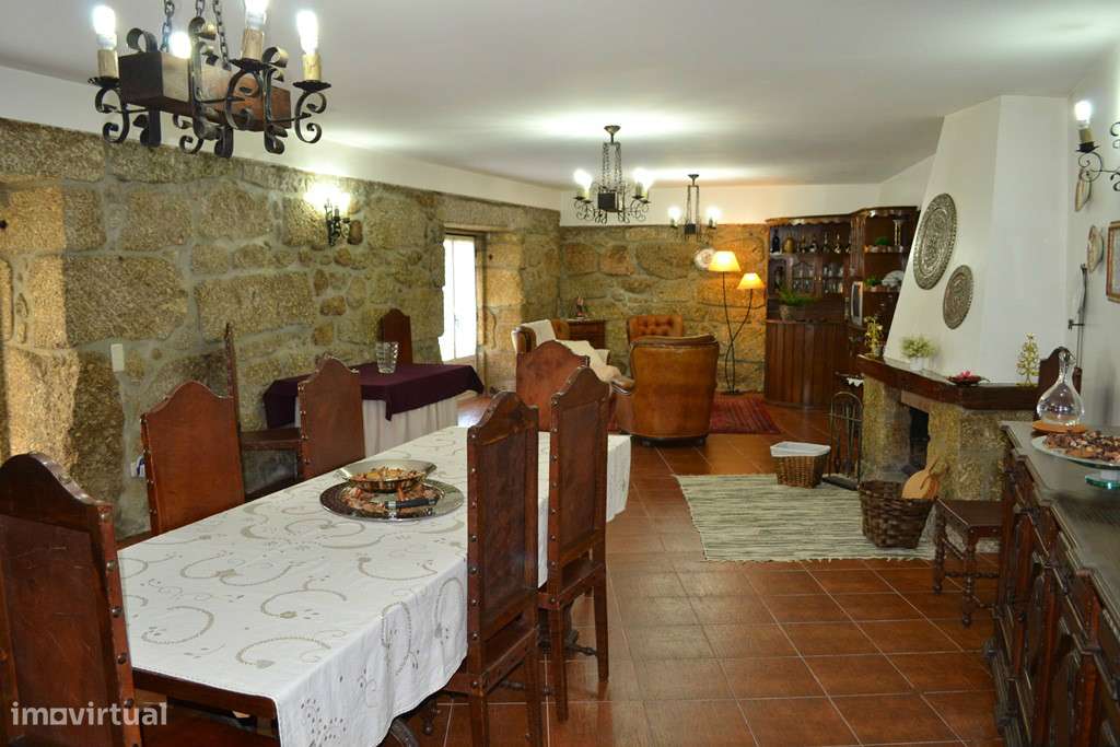 Tipologia T6, com 356m2 de área de habitação-11