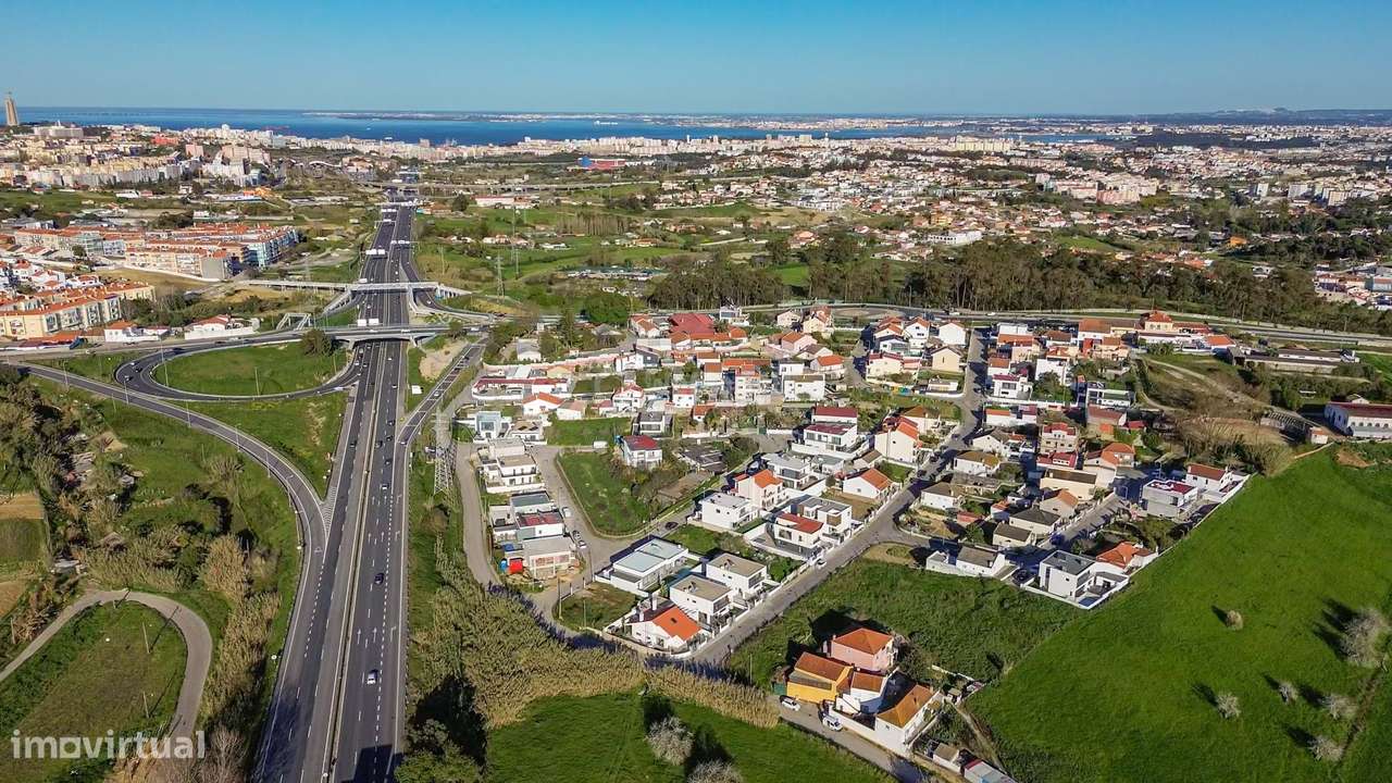 Moradia Térrea T3 c/piscina, lote de 474m² - Única na Caparica-59