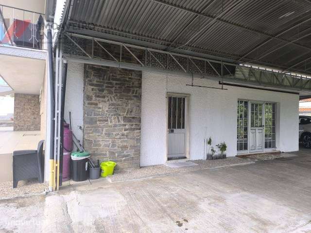 Quinta com Moradia Isolada e 4.450m² de Terreno Oiã Oliveira d Bairro-39