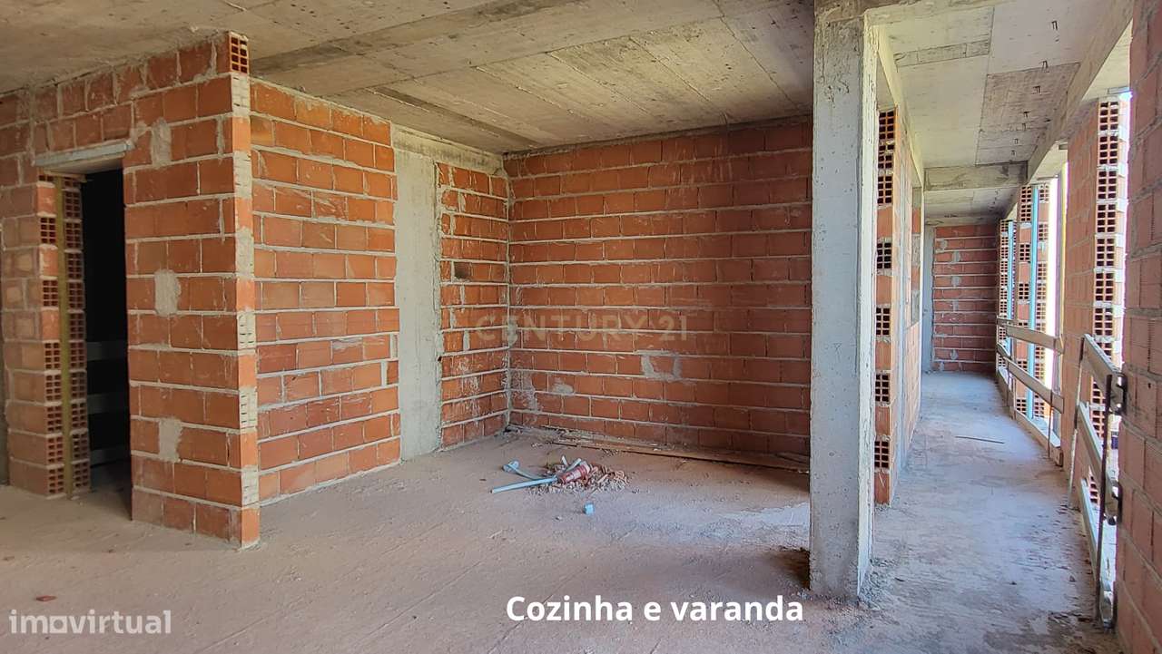 APARTAMENTO T2 COM TERRAÇO | SANTA MARTA DO PINHAL | CORROIOS - Grande imagem: 5/16