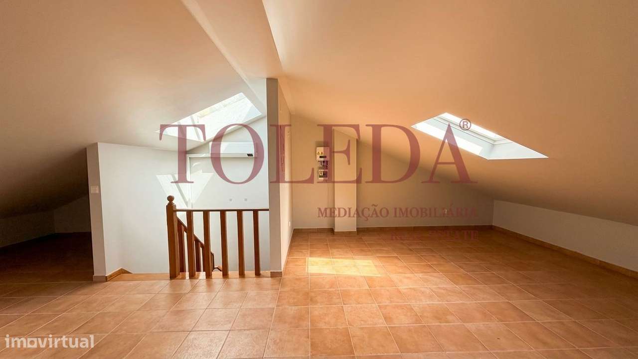 Moradia T3+1 com Terraço e Garagem-25