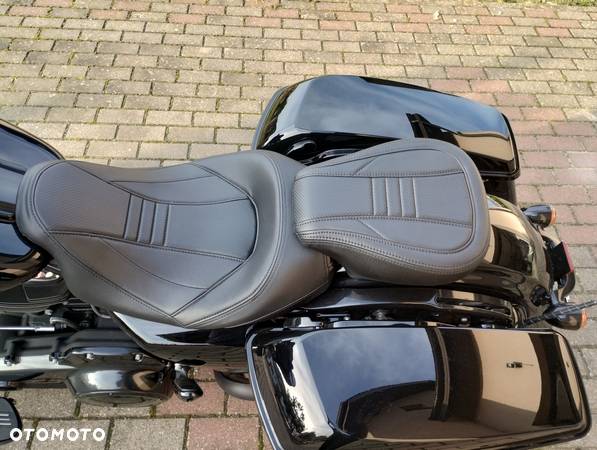 Harley-Davidson Touring Street Glide - 2