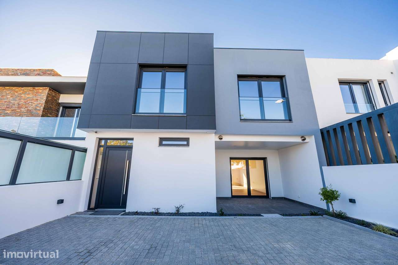 Elegante moradia T4 de arquitetura contemporânea em Albarraque-54